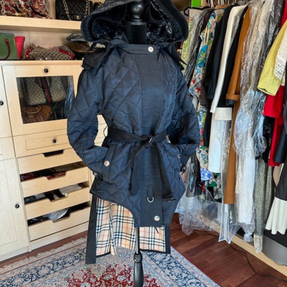 BURBERRY BLACK NEW WITH TAG PARKA SIZE XS